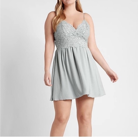 Express Women’s XL Green Lace Bodice Short Cocktail Dress NWT $88 - Picture 1 of 4